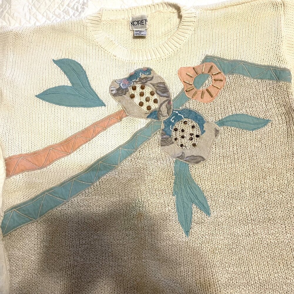 CORET White & Cream Short sleeve Sweater with Appique' Pattern, Sz XL (NOWT)